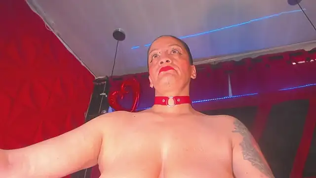 Snapshot of Taylor-hardcore chatting on November 26, 2:40 pm Taylor-hardcore online show from November 26, 2:40 pm