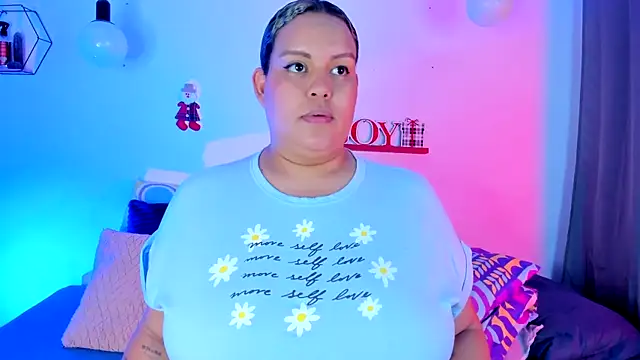 monicabbw  online show from December 27, 11:21 pm