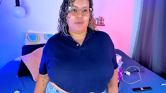 monicabbw  online show from January 31, 8:12 pm