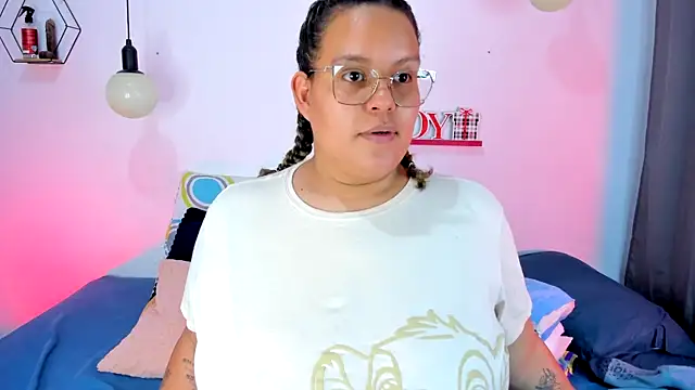 monicabbw  online show from February 13, 9:17 pm