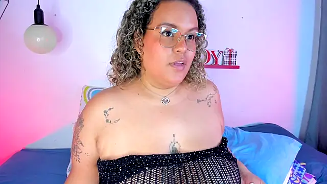 monicabbw  online show from February 21, 11:21 pm