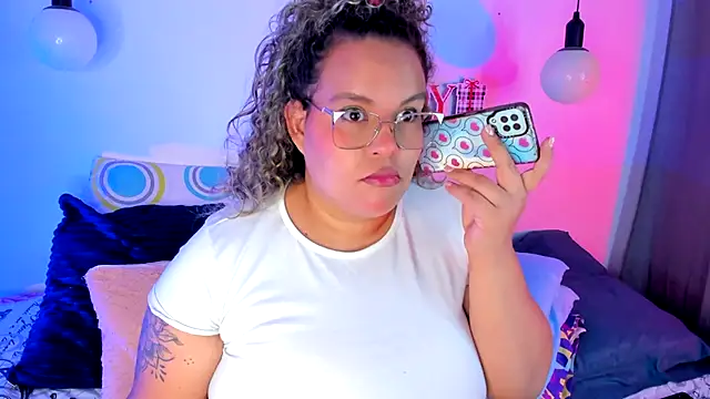 monicabbw  online show from March 10, 8:01 pm