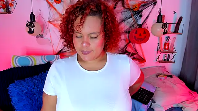 monicabbw  online show from October 17, 4:37 am