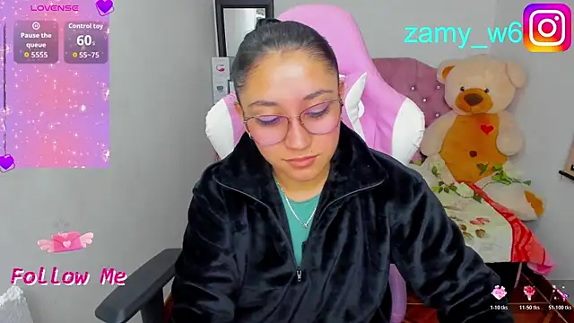 Snapshot of karla_cute01 chatting on May 17, 5:38 am karla cute01 online show from May 17, 5:38 am