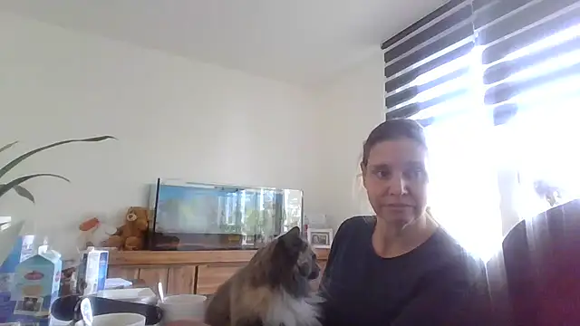 Snapshot of Mir_boobs_ chatting on November 3, 11:11 am Mir boobs  online show from November 3, 11:11 am