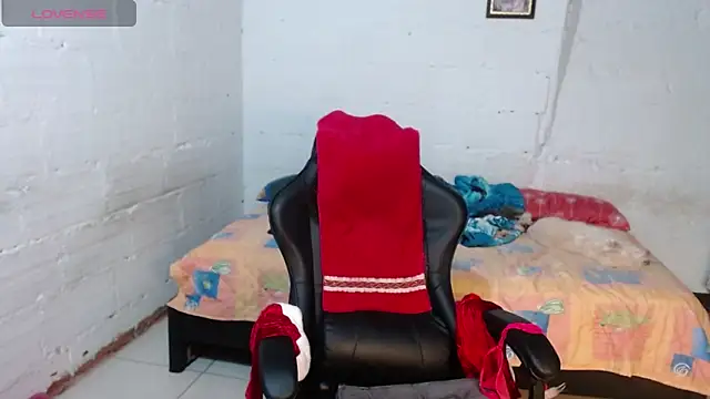 Snapshot of Giorgia_xue53 chatting on December 25, 7:57 am Giorgia xue53 online show from December 25, 7:57 am