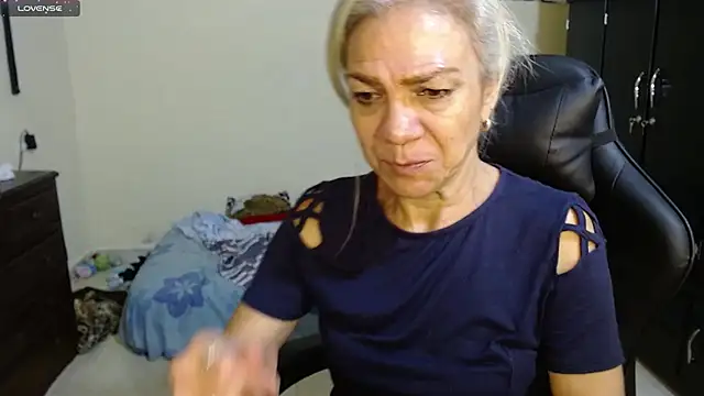 Snapshot of Giorgia_xue53 chatting on February 9, 8:00 am Giorgia xue53 online show from February 9, 8:00 am