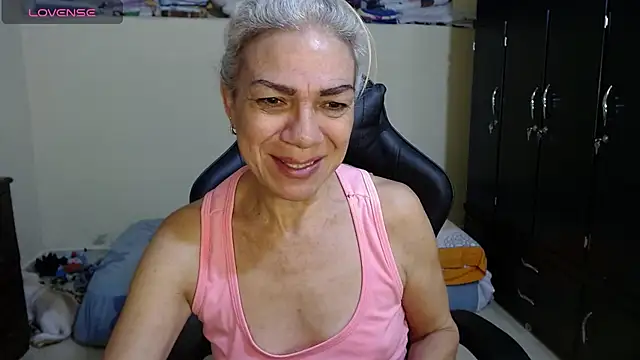 Snapshot of Giorgia_xue53 chatting on February 15, 6:02 am Giorgia xue53 online show from February 15, 6:02 am