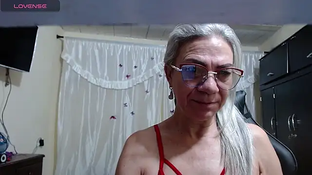 Snapshot of Giorgia_xue53 chatting on March 19, 10:00 am Giorgia xue53 online show from March 19, 10:00 am