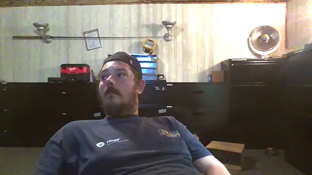 daddysmalldick502 online show from April 23, 3:25 pm