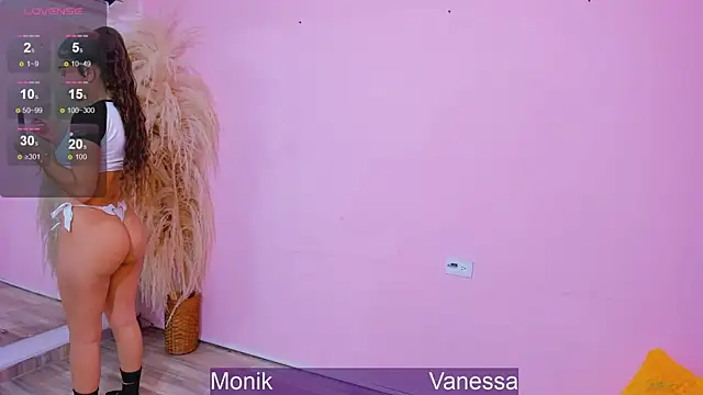 Wetnaughtygirls online show from January 16, 1:31 am