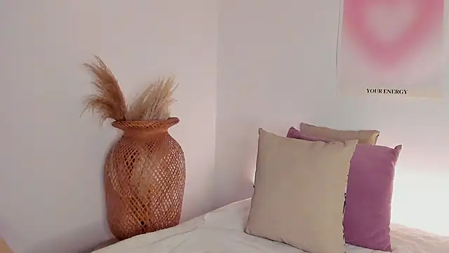 EmmaCollemann online show from February 14, 11:01 pm