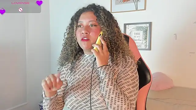 Kenia tompson01 online show from November 13, 8:52 pm