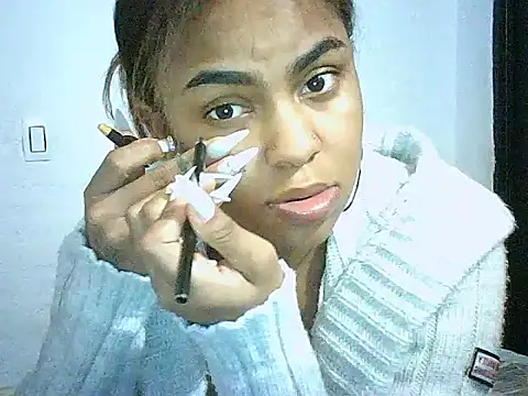 Snapshot of Bellabeltrann chatting on February 6, 10:29 am Bellabeltrann online show from February 6, 10:29 am