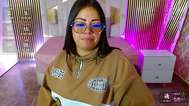 martinna tay online show from May 17, 3:26 am
