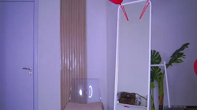 LovingBlondie online show from February 14, 5:09 am