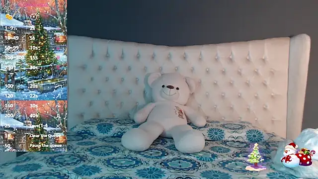 Snapshot of nichole_bree_ chatting on January 2, 11:41 am nichole bree  online show from January 2, 11:41 am