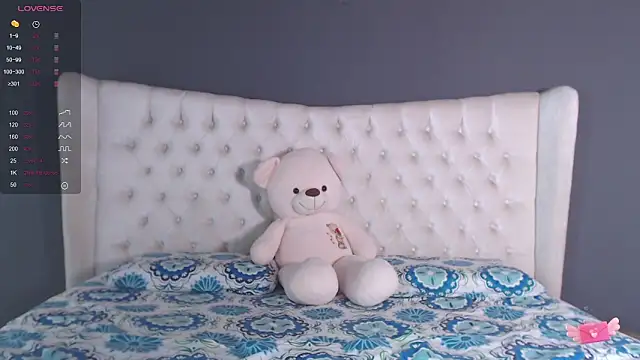 Snapshot of nichole_bree_ chatting on January 10, 6:17 pm nichole bree  online show from January 10, 6:17 pm