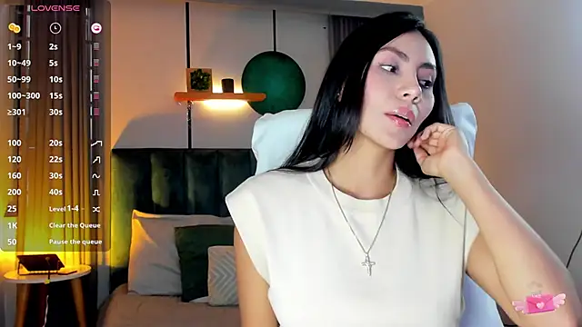 Snapshot of nichole_bree_ chatting on February 17, 3:31 pm nichole bree  online show from February 17, 3:31 pm