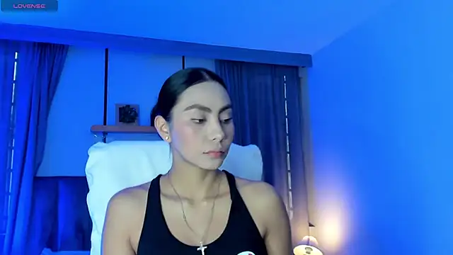 Snapshot of nichole_bree_ chatting on February 20, 12:04 pm nichole bree  online show from February 20, 12:04 pm