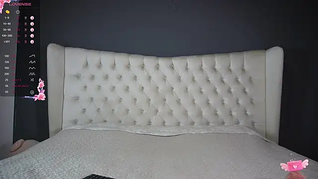 Snapshot of nichole_bree_ chatting on March 7, 11:29 am nichole bree  online show from March 7, 11:29 am