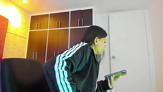 Charlotte Ice1 online show from March 14, 3:58 pm