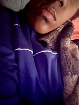 Snapshot of -_Anny_- chatting on November 10, 10:47 am - Anny - online show from November 10, 10:47 am