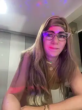 Snapshot of LARIANA_RIVERA23 chatting on February 5, 6:46 am LARIANA RIVERA23 online show from February 5, 6:46 am