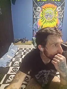 Snapshot of hungandtatted666 chatting on December 3, 4:38 pm hungandtatted666 online show from December 3, 4:38 pm