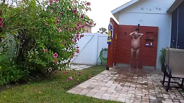 Snapshot of theclubist111 chatting on October 22, 12:05 pm theclubist111 online show from October 22, 12:05 pm