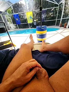 Snapshot of theclubist111 chatting on October 28, 4:20 pm theclubist111 online show from October 28, 4:20 pm