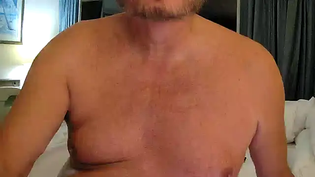 Snapshot of theclubist111 chatting on December 14, 3:23 am theclubist111 online show from December 14, 3:23 am