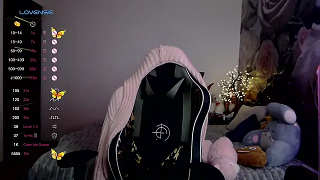  Just a queen 3 online show from March 9, 6:32 pm