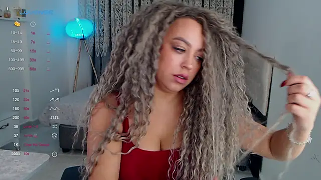  Just a queen 3 online show from October 16, 9:43 am