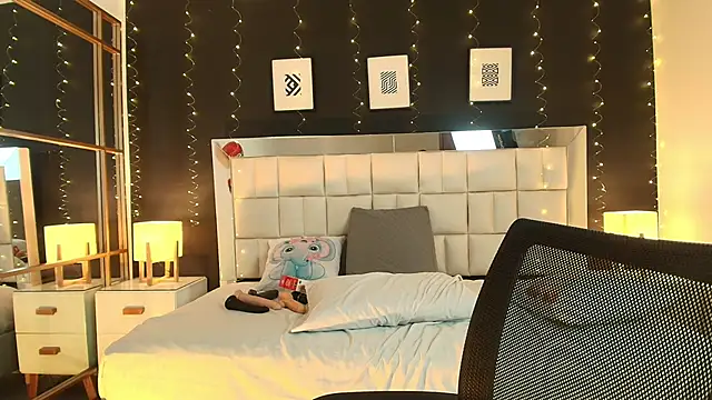 lisa casper online show from March 13, 8:00 pm