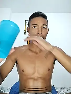 Demiansteven2 online show from February 19, 4:12 am