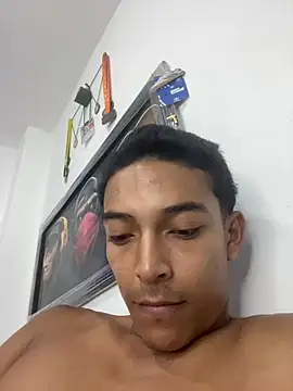 Demiansteven2 online show from May 14, 1:40 pm