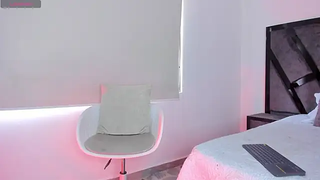 Snapshot of CandyMeyerss_ chatting on January 31, 9:37 pm CandyMeyerss online show from January 31, 9:37 pm