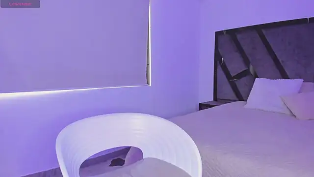 Snapshot of CandyMeyerss_ chatting on February 22, 9:26 pm CandyMeyerss online show from February 22, 9:26 pm