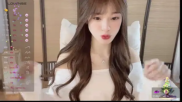 Yuuuuuly online show from December 17, 3:28 pm