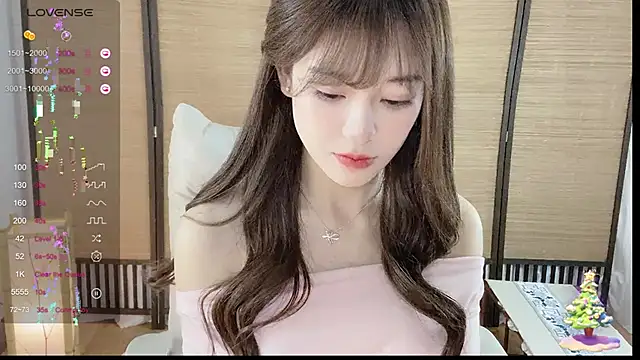 Yuuuuuly online show from December 18, 1:34 pm