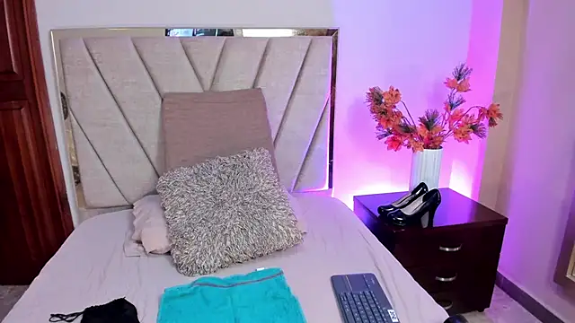 AlissaNix online show from November 14, 12:20 am