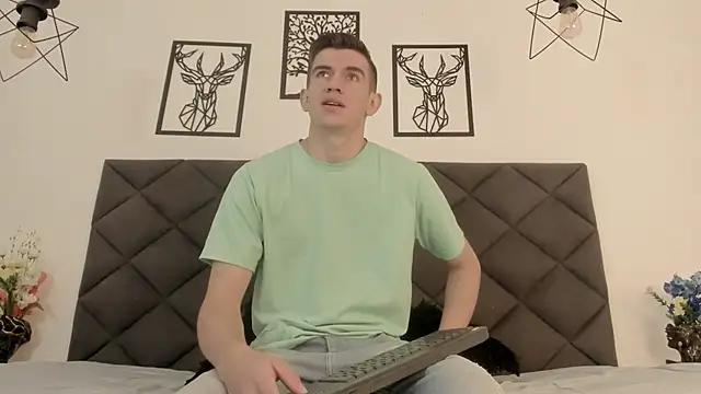 MikaelSlow online show from February 17, 4:20 am