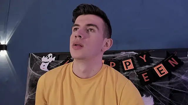 MikaelSlow online show from October 19, 4:35 am