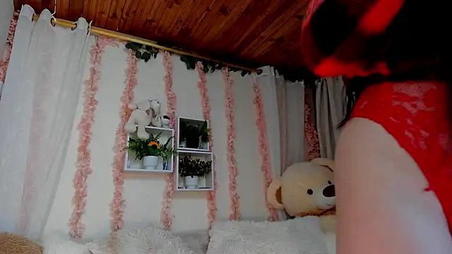 Idara and Edahi01 online show from November 11, 1:33 pm