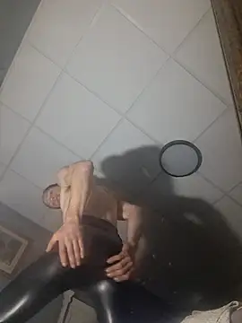 Snapshot of her4life chatting on February 4, 7:14 am her4life online show from February 4, 7:14 am