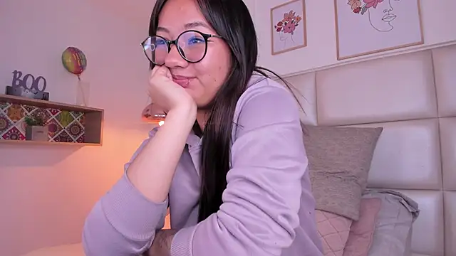 Aily Yozuko online show from December 6, 10:16 am