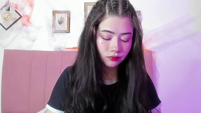 GENNESIS LOVE online show from October 29, 3:31 am