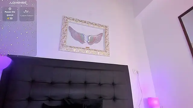 Snapshot of Mia_222 chatting on February 11, 12:27 pm Mia 222 online show from February 11, 12:27 pm