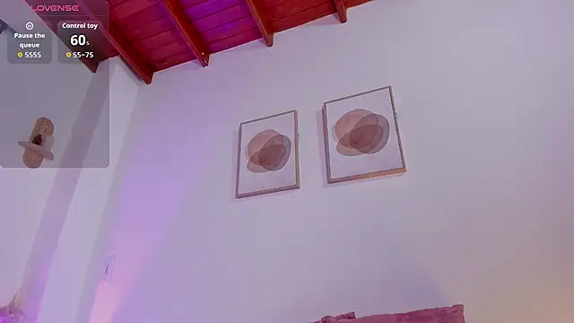 Snapshot of Mia_222 chatting on October 18, 10:49 am Mia 222 online show from October 18, 10:49 am